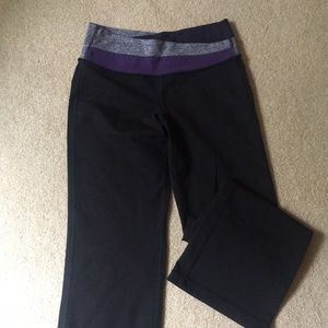 Black lululemon yoga pants